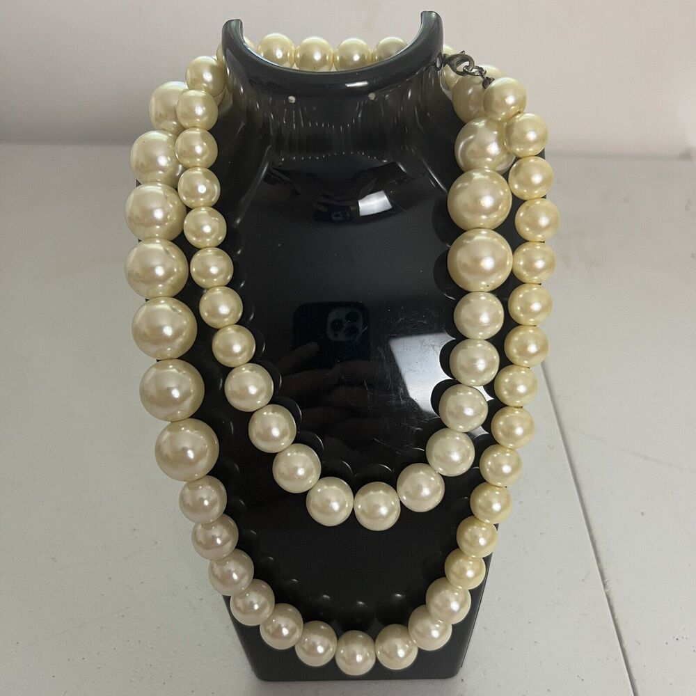Costume Faux pearl necklace choker graduated pearls 16 Inch